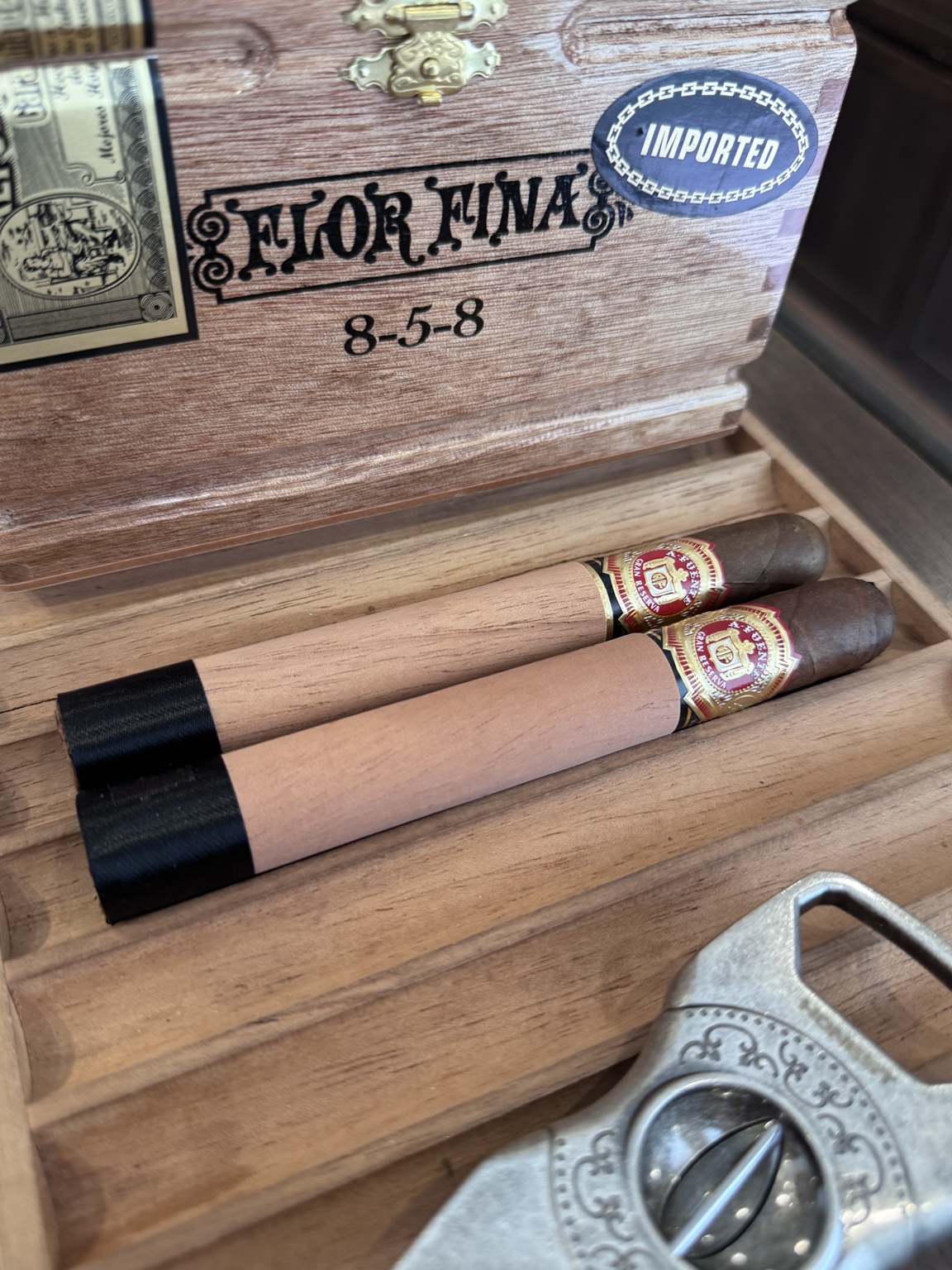 Arturo Fuente Gran Reserva Flor Fina 8-5-8 Maduro 실제 제품 사진