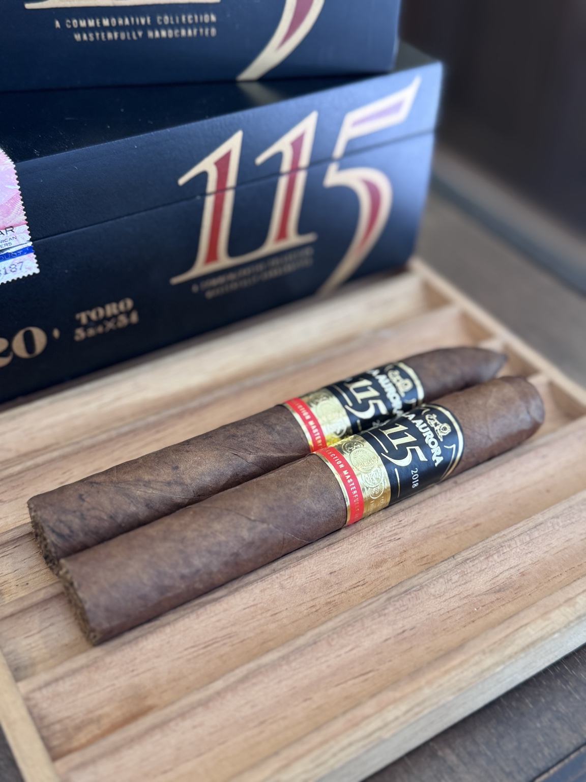 La Aurora 115th Anniversary Limited Edition Gran Toro 실제 제품 사진